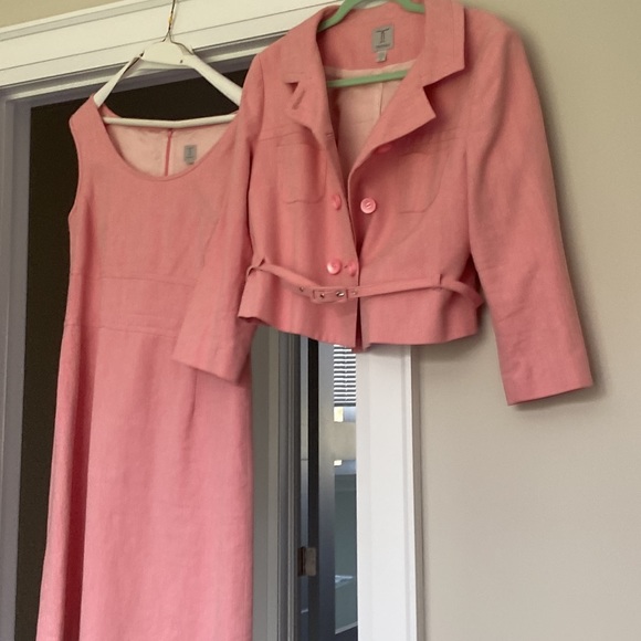 Ladies sharp Tristan 2 piece suit dress. - Picture 5 of 6